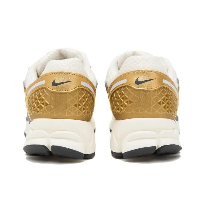 Zoom Vomero 5 Metallic Gold